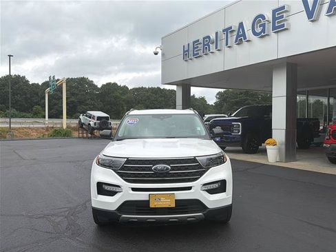 Certified 2022 Ford Explorer XLT w/ Equipment Group 202A AWD/4WD image 2