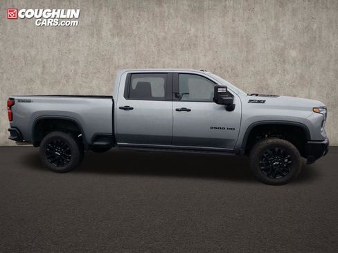 Used 2025 Chevrolet Silverado 2500 LTZ w/ LTZ Plus Package image 7