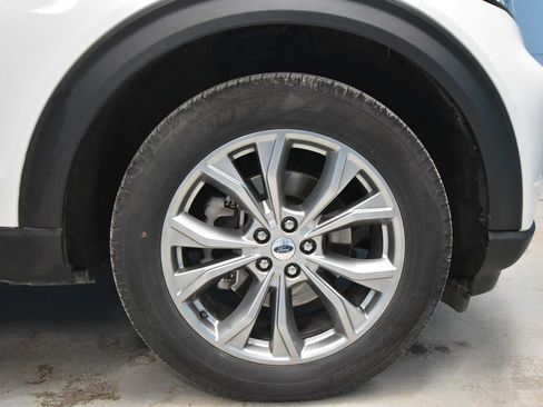 Used 2023 Ford Explorer XLT w/ Equipment Group 202A image 40