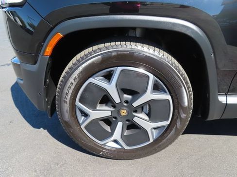 Used 2023 Rivian R1T Adventure AWD/4WD image 10