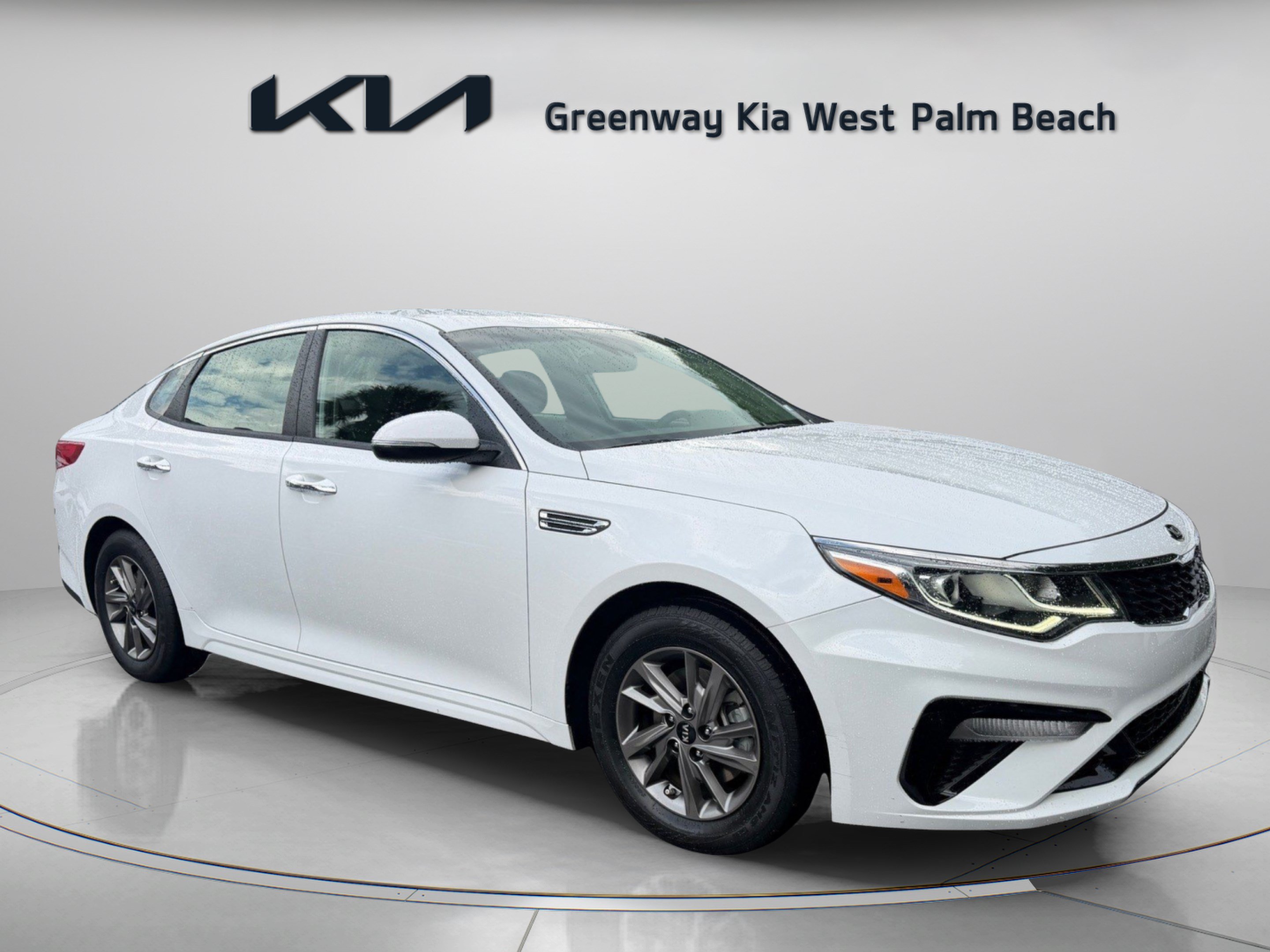 Used 2019 Kia Optima LX FWD image 1