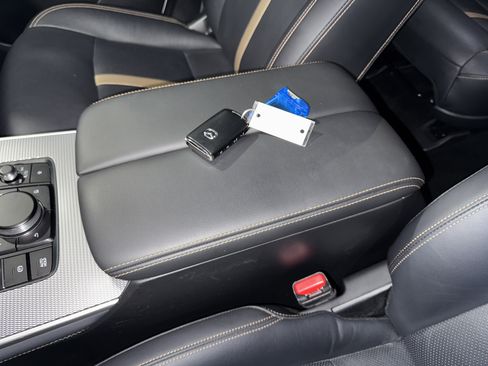 Used 2024 MAZDA CX-90 Plug-In Hybrid w/ Premium Plus image 29