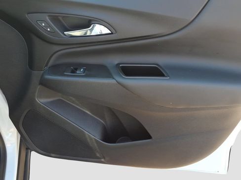 Used 2024 Chevrolet Equinox LT w/ LPO, Floor Liner Package FWD image 9