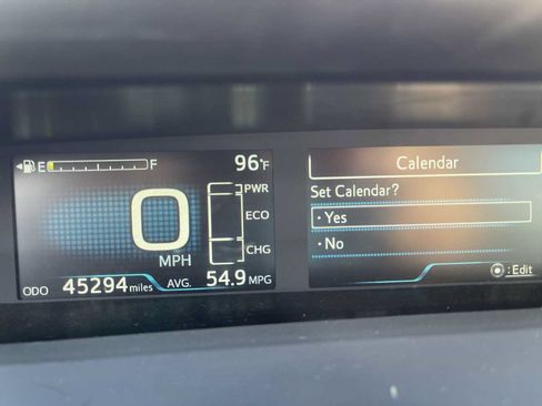 Used 2022 Toyota Prius LE FWD image 10