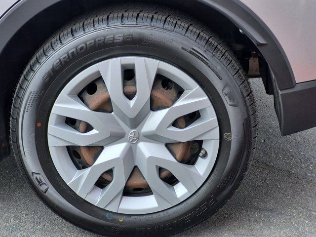 Used 2019 Toyota C-HR LE FWD image 13