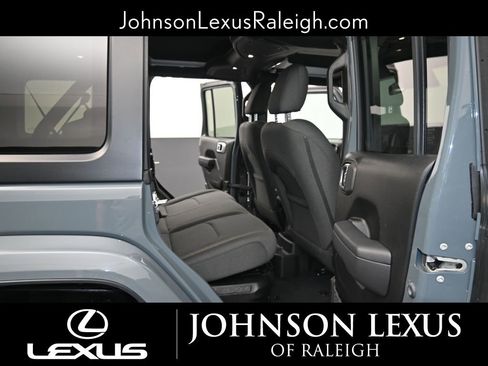 Used 2024 Jeep Wrangler Unlimited w/ Convenience Group image 13