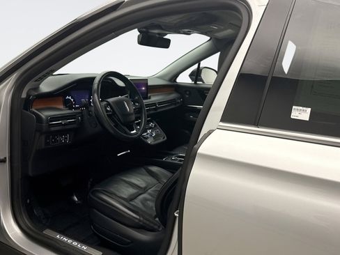 Used 2020 Lincoln Corsair Reserve w/ Equipment Group 201A image 10