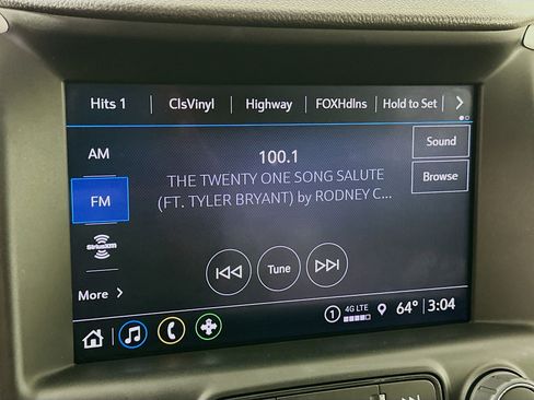 Used 2023 GMC Terrain SLT image 19