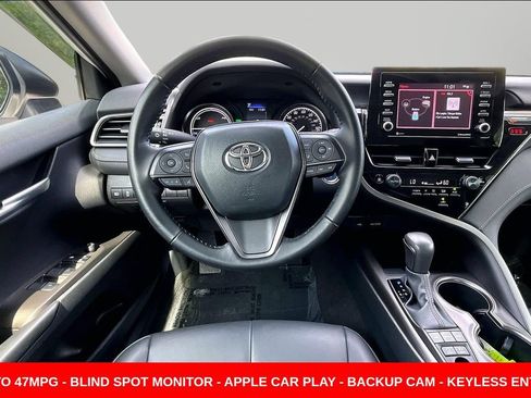 Used 2023 Toyota Camry SE w/ Convenience Package FWD image 8