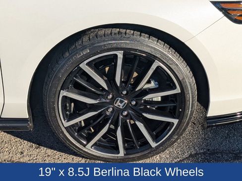 Used 2024 Honda Accord Touring image 12