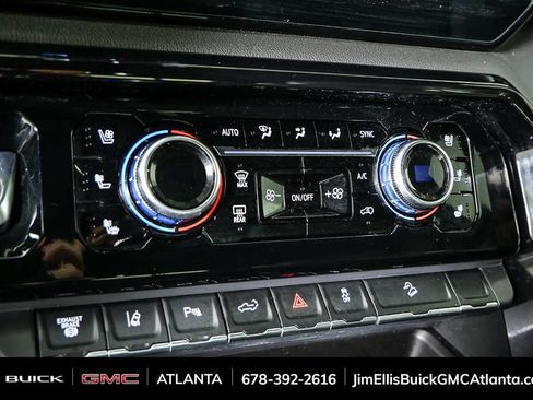 Used 2024 GMC Sierra 2500 AT4 w/ Technology Package AWD/4WD image 15