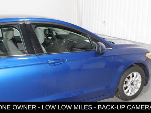 Used 2017 Ford Fusion S FWD image 33