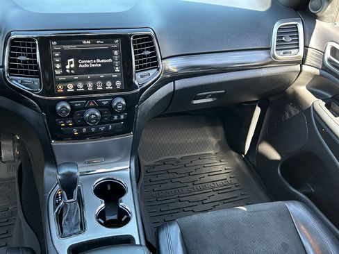 Certified 2021 Jeep Grand Cherokee Laredo X image 15