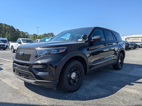 New 2025 Ford Explorer 4WD Police Interceptor image 8