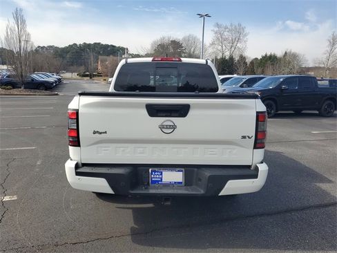 Used 2024 Nissan Frontier SV w/ SV Convenience Package image 5