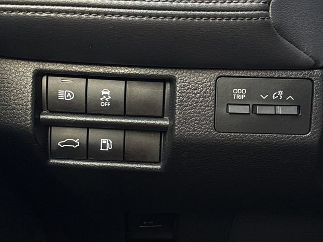 Used 2020 Toyota Avalon XLE w/ Preferred Accessory Package FWD image 27