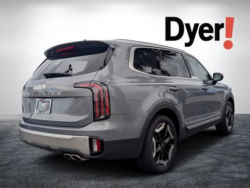 Used 2024 Kia Telluride EX w/ EX Captain's Chair Package FWD image 5