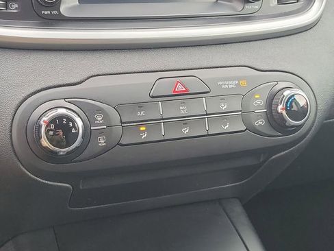 Used 2020 Kia Sorento LX AWD/4WD image 24