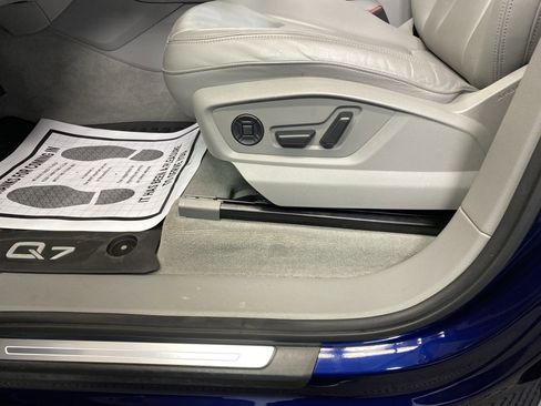 Used 2022 Audi Q7 Premium Plus w/ Premium Plus Package image 13