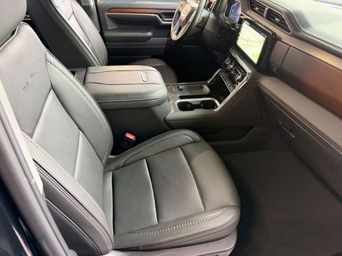 Used 2024 GMC Sierra 2500 Denali w/ Denali Reserve Package AWD/4WD image 28