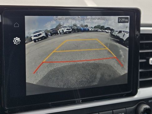 Used 2023 Hyundai Venue Limited image 19