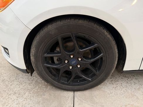 Used 2016 Ford Focus SE w/ Equipment Group 201A image 16