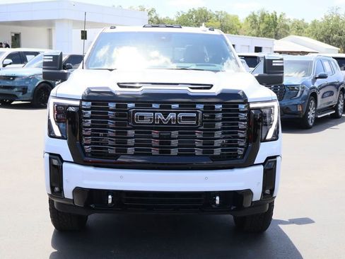New 2026 GMC Sierra 3500 Denali Ultimate AWD/4WD image 3