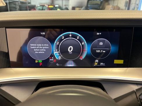 New 2026 Volkswagen Tiguan SE R-Line FWD image 16