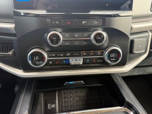 Used 2024 Ford Expedition XLT AWD/4WD image 19