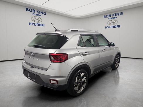 Certified 2025 Hyundai Venue SEL FWD image 5