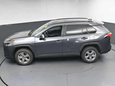 Used 2022 Toyota RAV4 XLE FWD image 45