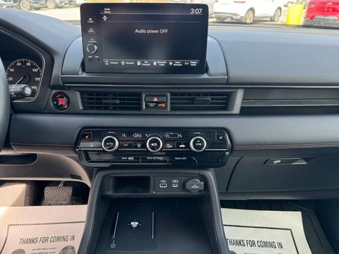 Used 2025 Honda Pilot TrailSport image 33