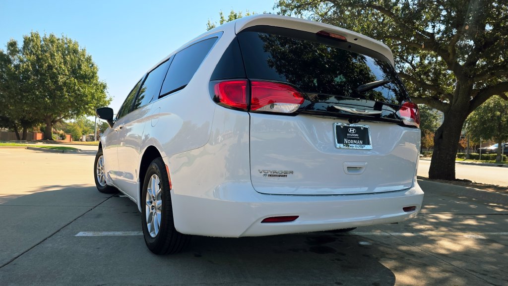 Used 2024 Chrysler Voyager LX FWD image 19