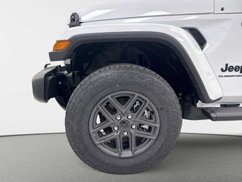 New 2026 Jeep Gladiator Sport AWD/4WD image 19