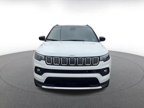 Used 2025 Jeep Compass Limited AWD/4WD image 4