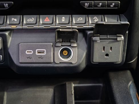 Used 2020 Chevrolet Silverado 3500 High Country w/ LPO, Dark Essentials Package image 29