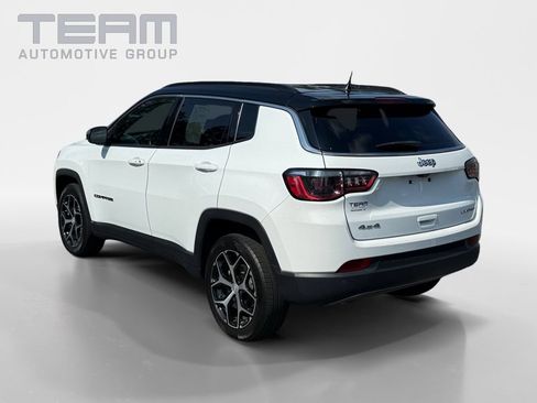 Used 2024 Jeep Compass Limited AWD/4WD image 5