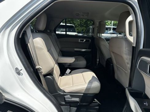 Used 2023 Ford Explorer XLT w/ Equipment Group 202A AWD/4WD image 36
