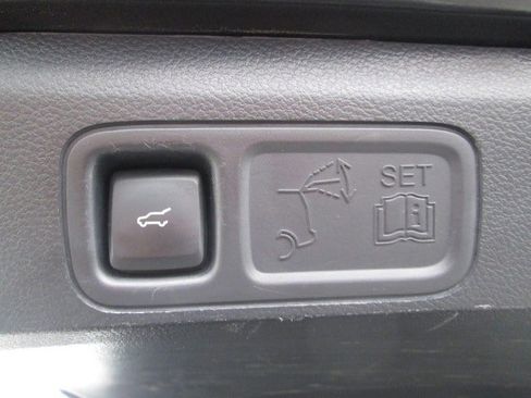 Used 2023 Ford Expedition Max XLT image 14