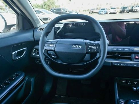 New 2026 Kia K4 LXS image 17