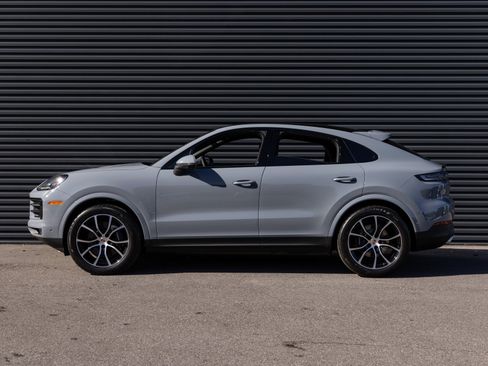 Certified 2026 Porsche Cayenne Coupe image 2
