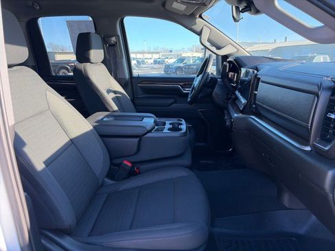 Used 2024 Chevrolet Silverado 3500 LT w/ Convenience Package image 18