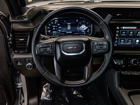 Used 2025 GMC Sierra 2500 AT4 w/ AT4 Premium Plus Package image 18