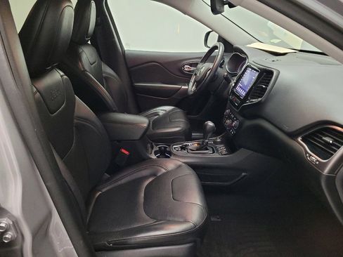 Used 2019 Jeep Cherokee Limited image 21