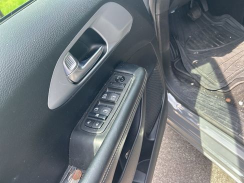 Certified 2021 Chrysler Pacifica Touring w/ S Appearance Package image 4