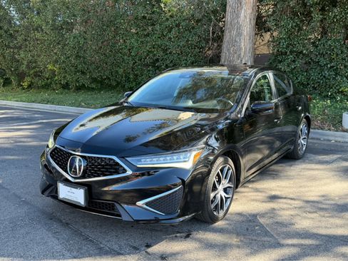 Used 2020 Acura ILX w/ Premium Package image 2