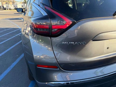 Used 2023 Nissan Murano SV image 9