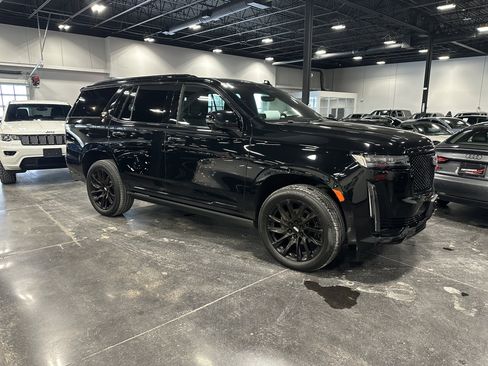 Used 2022 Cadillac Escalade Sport w/ Touring Package image 4