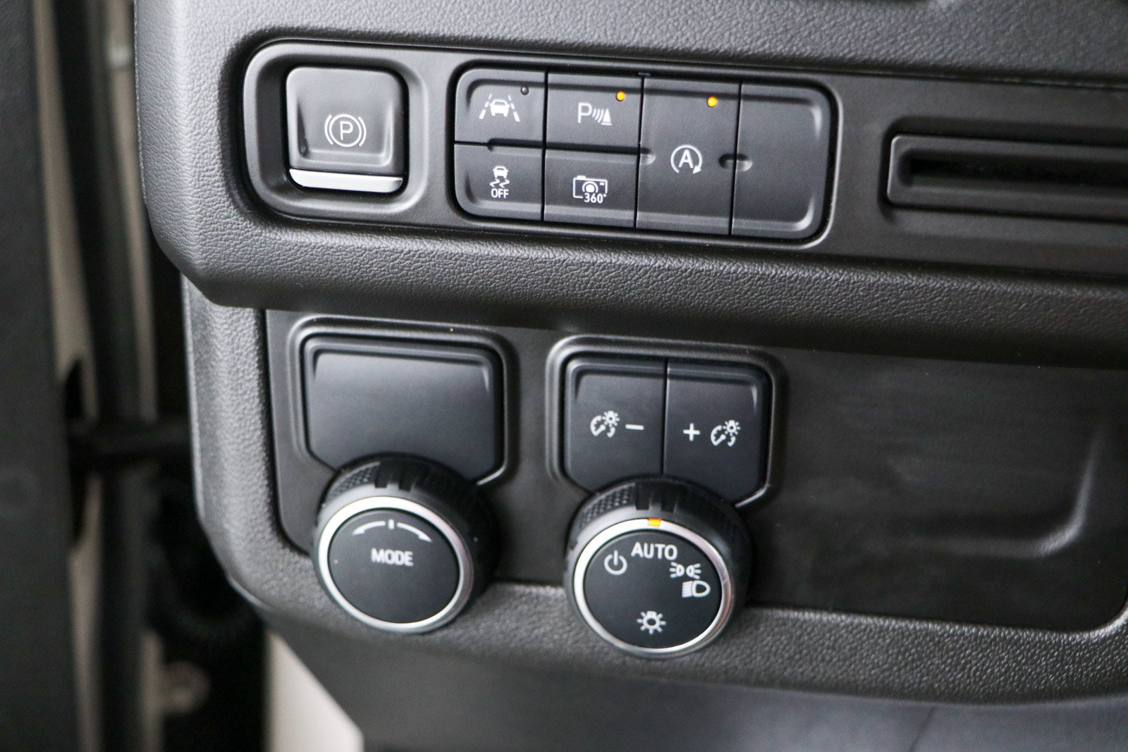 Used 2023 Chevrolet Tahoe LT w/ Luxury Package RWD image 22