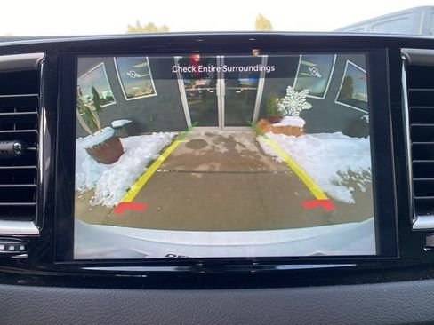 Certified 2025 Chrysler Pacifica Select image 22